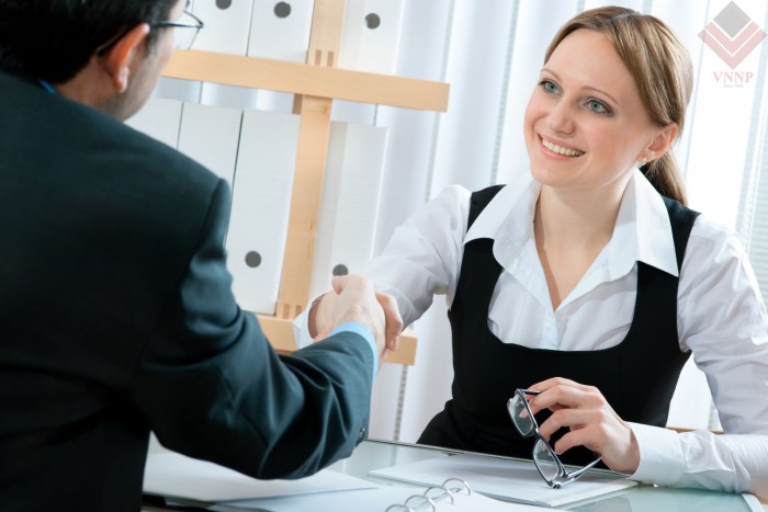 Hướng dẫn cách giao tiếp với khách hàng thành công trong công việc Hướng dẫn cách giao tiếp với khách hàng thành công trong công việc