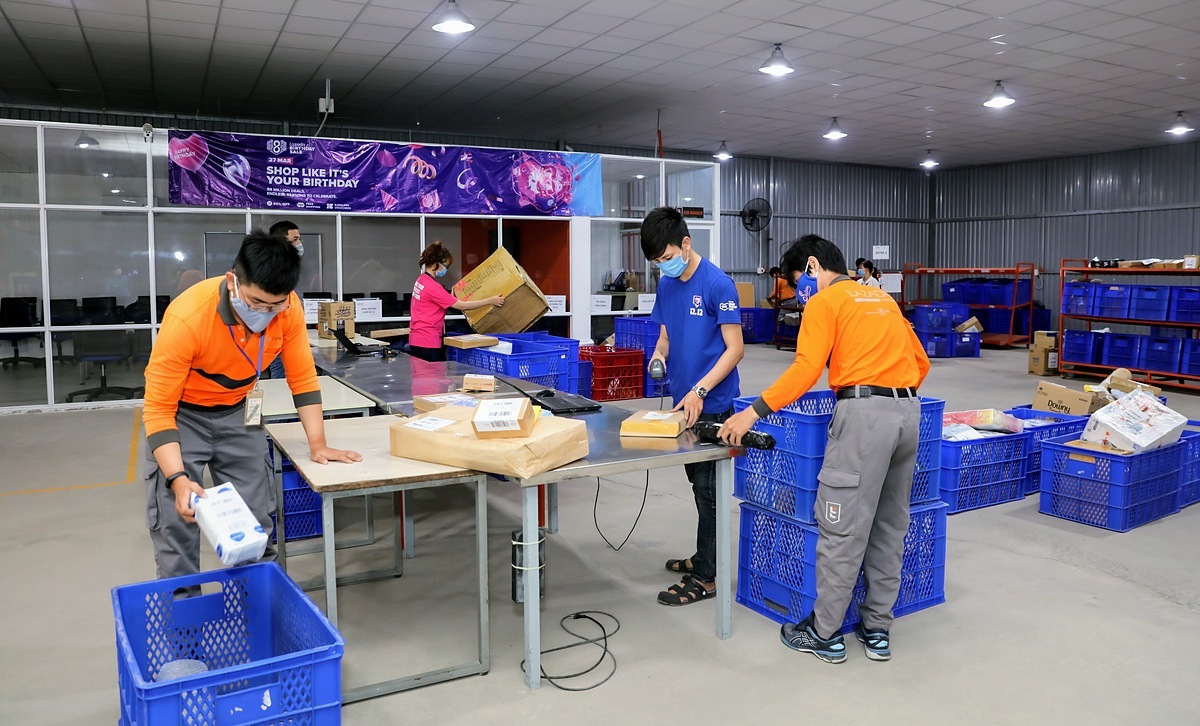 Nhân viên vận đơn